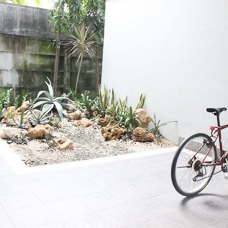Hotel Tilamas Juanda Sawotratap Экстерьер фото