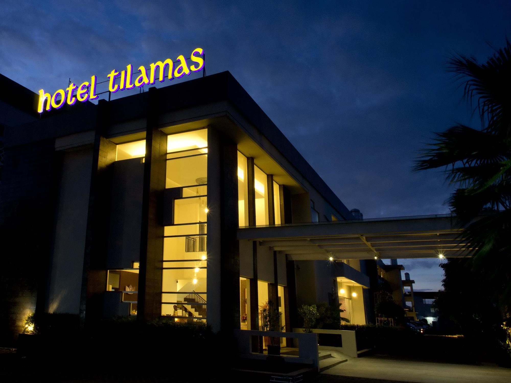 Hotel Tilamas Juanda Sawotratap Экстерьер фото