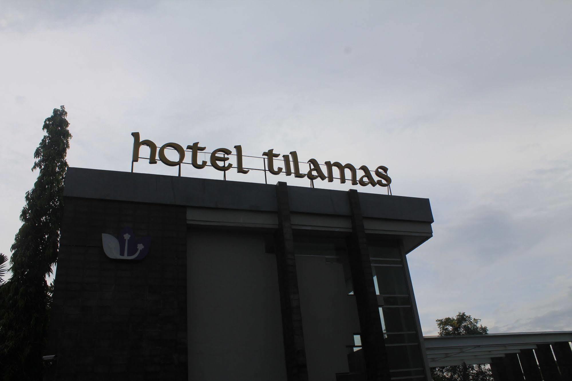 Hotel Tilamas Juanda Sawotratap Экстерьер фото