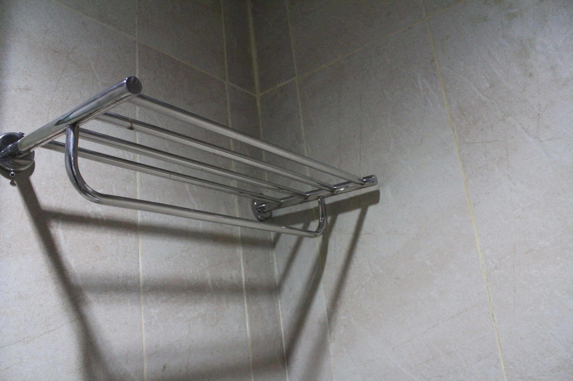 Hotel Tilamas Juanda Sawotratap Экстерьер фото