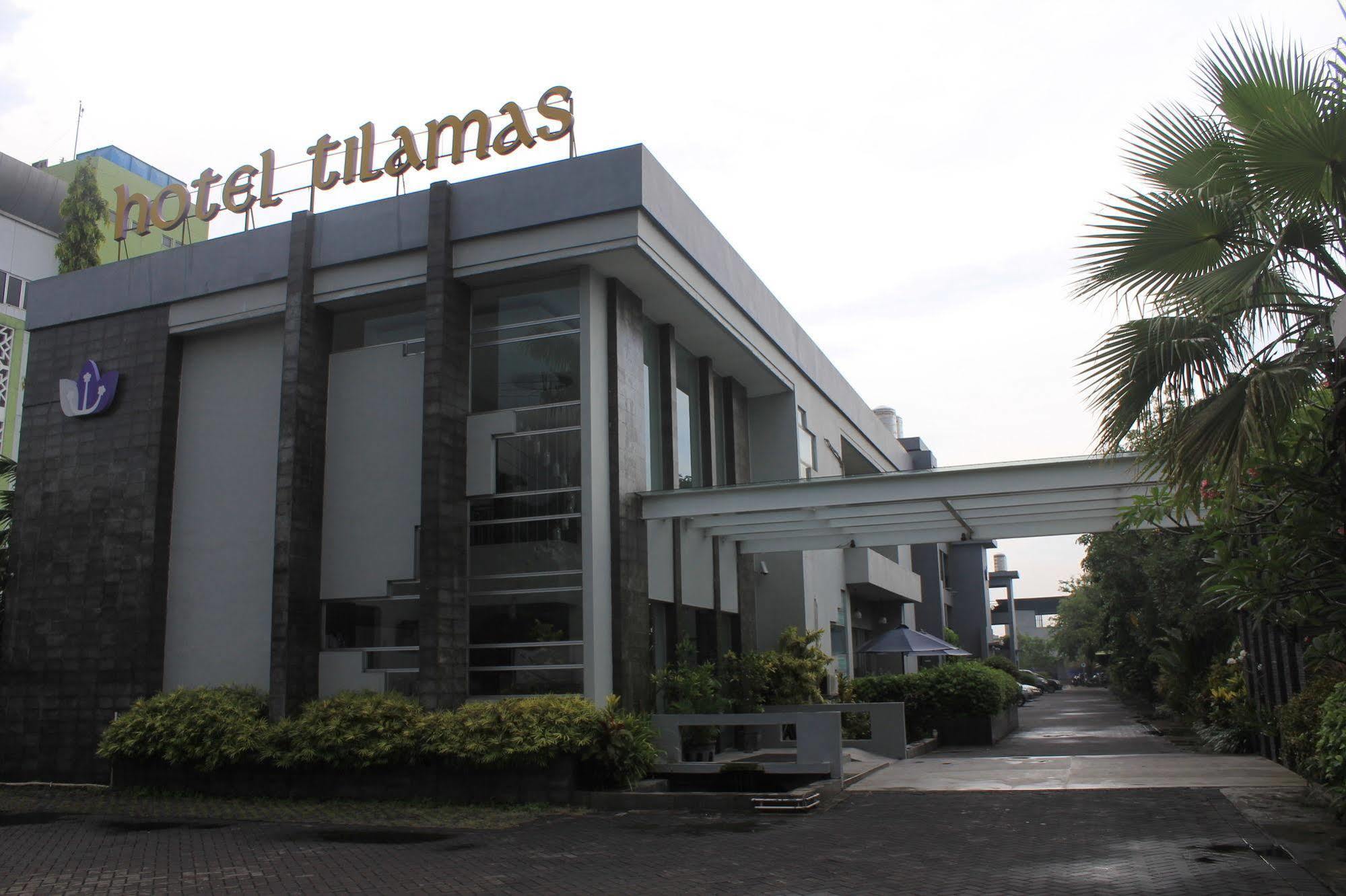 Hotel Tilamas Juanda Sawotratap Экстерьер фото