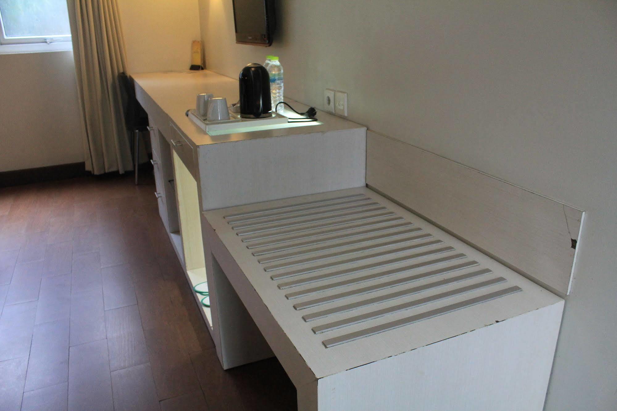 Hotel Tilamas Juanda Sawotratap Экстерьер фото